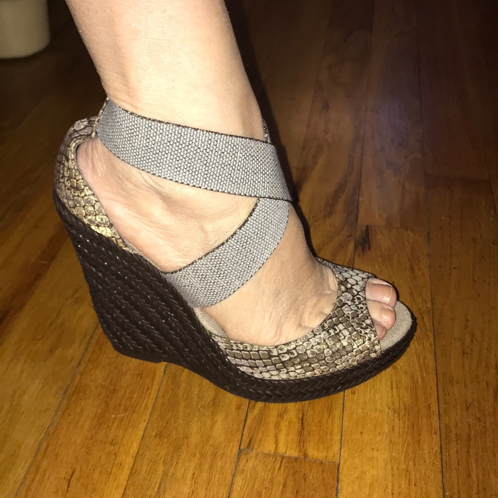 Snakeskin wedges / never been worn